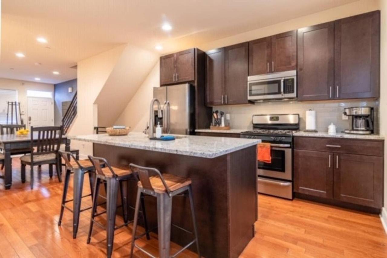 Beautiful Lux 4 Bedroom*Near Penn/Chop*Roof Deck Philadelphia Bagian luar foto